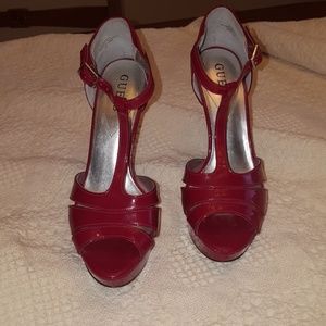Guess t-strap peep toe pumps