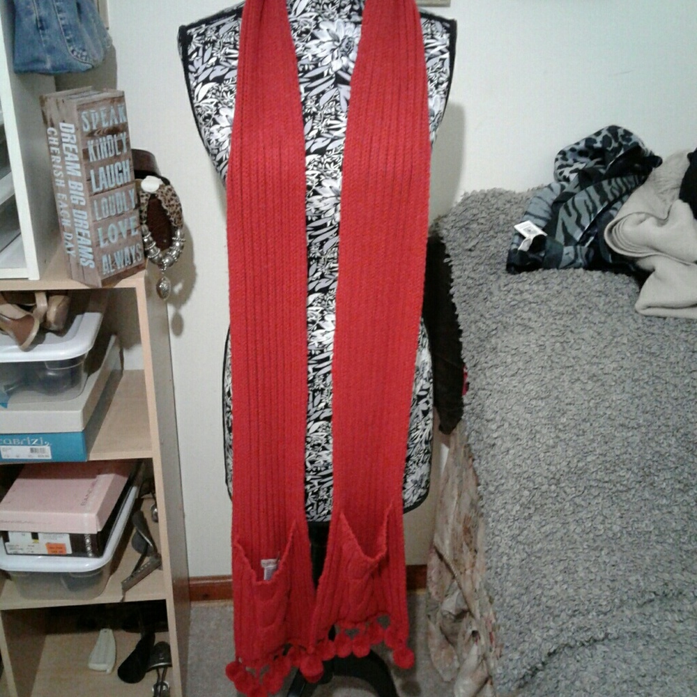 Scarf with pockets - Picture 2 of 2