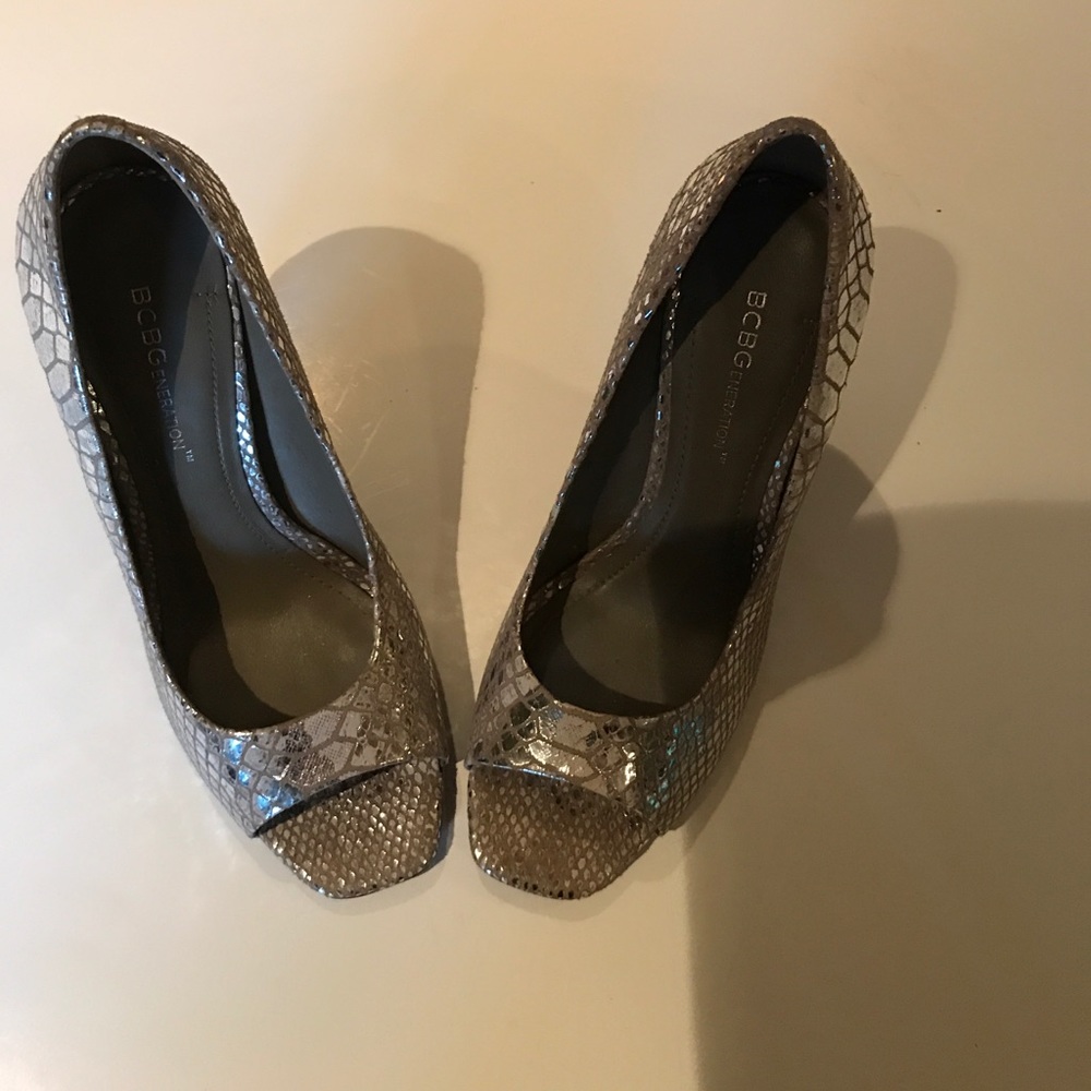 BCBG shimmy leather heels with peep toe.