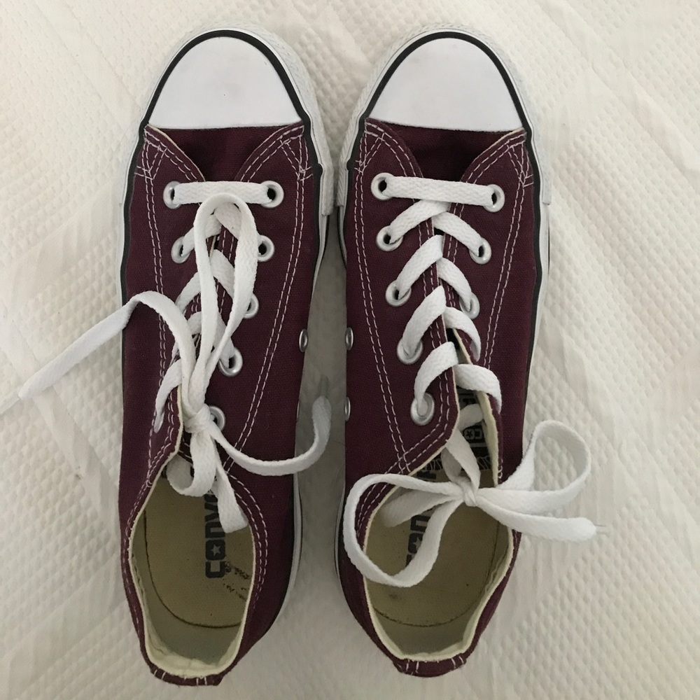 Maroon converse