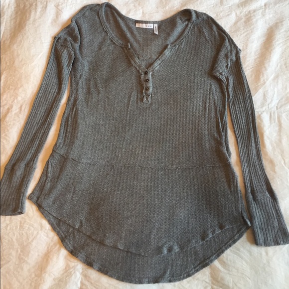 Distressed gray thermal - Picture 3 of 5