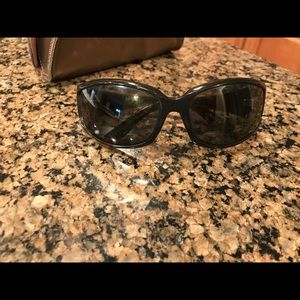 AUTHENTIC GUCCI BLACK SUNGLASSES 😎