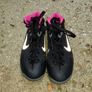 Girls 6y Nike hyperdunks never worn