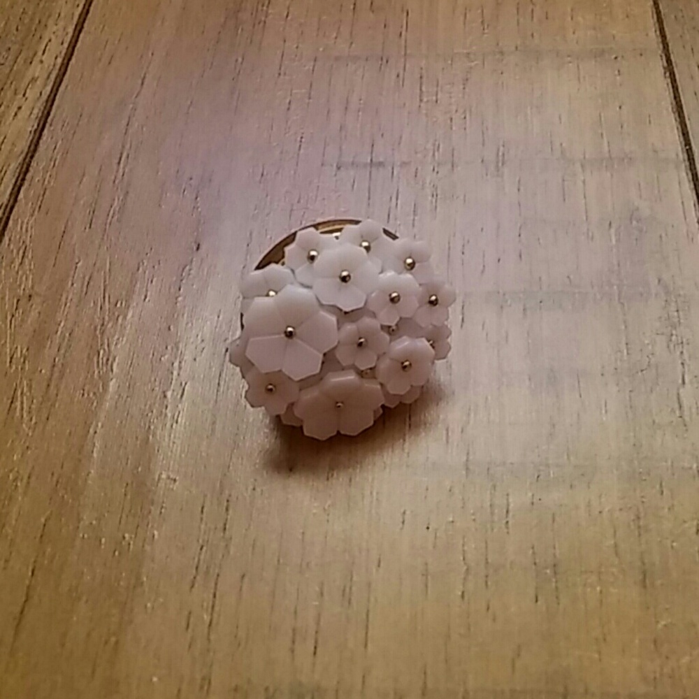 Ring - Picture 2 of 7