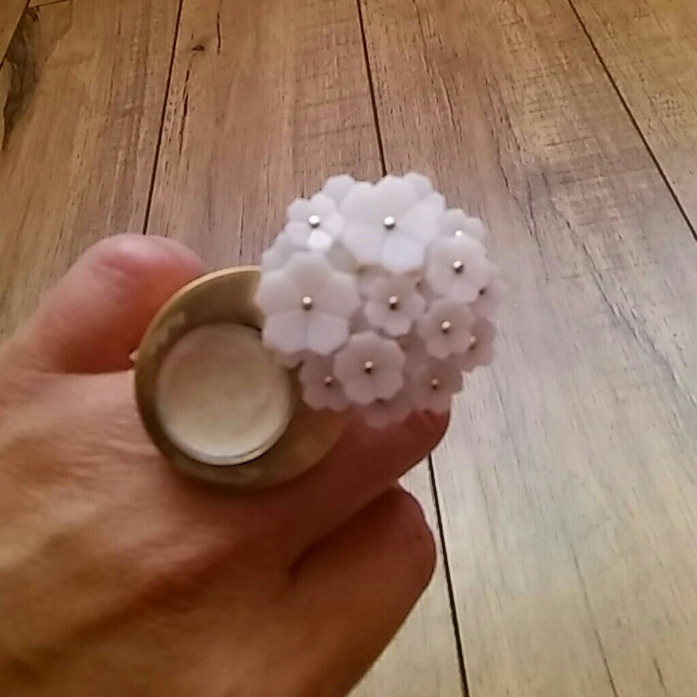 Ring - Picture 5 of 7