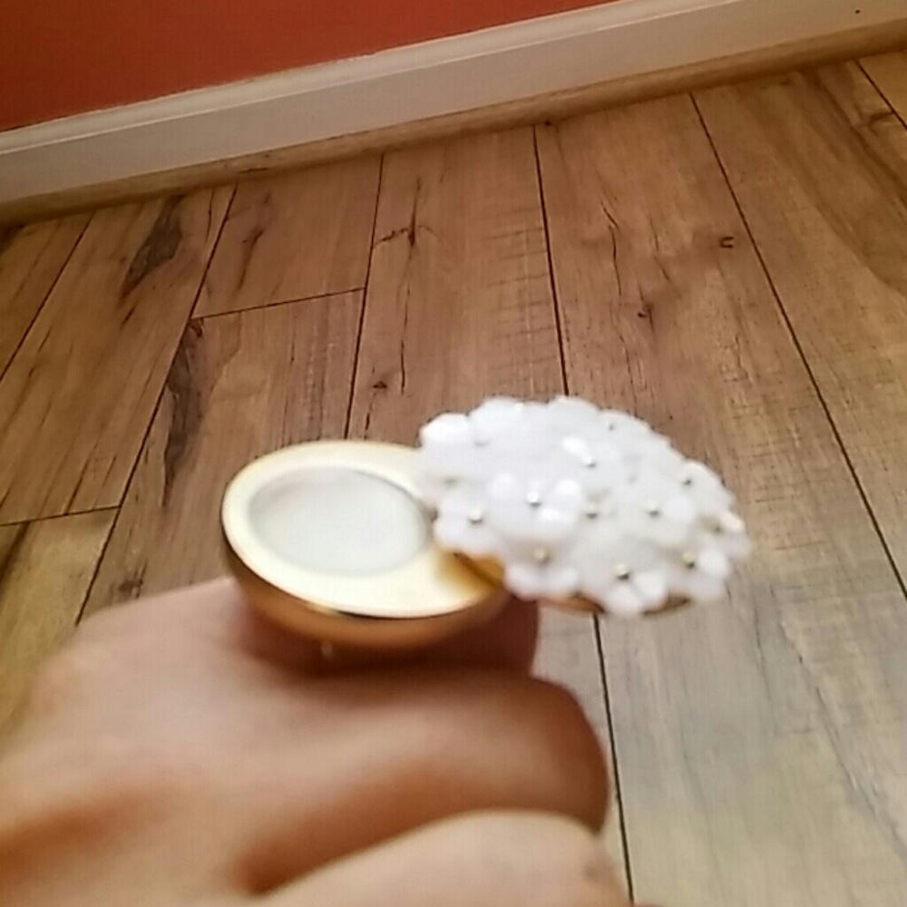 Ring - Picture 6 of 7