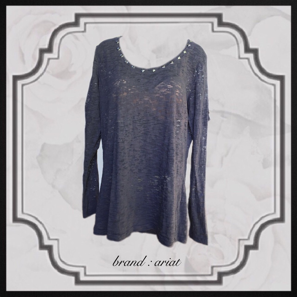 Ariat Top.