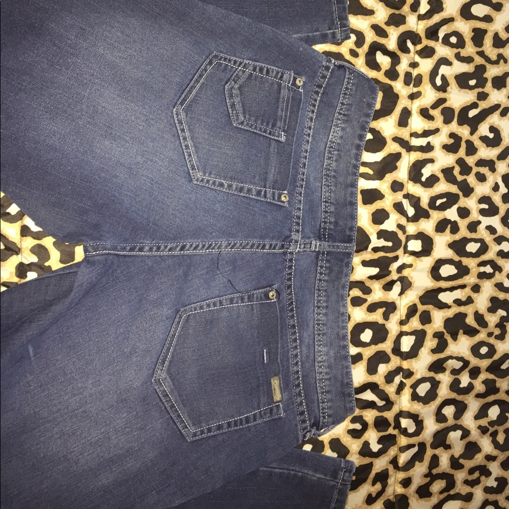 🚫SOLD🚫 Guess jeans - Picture 3 of 3