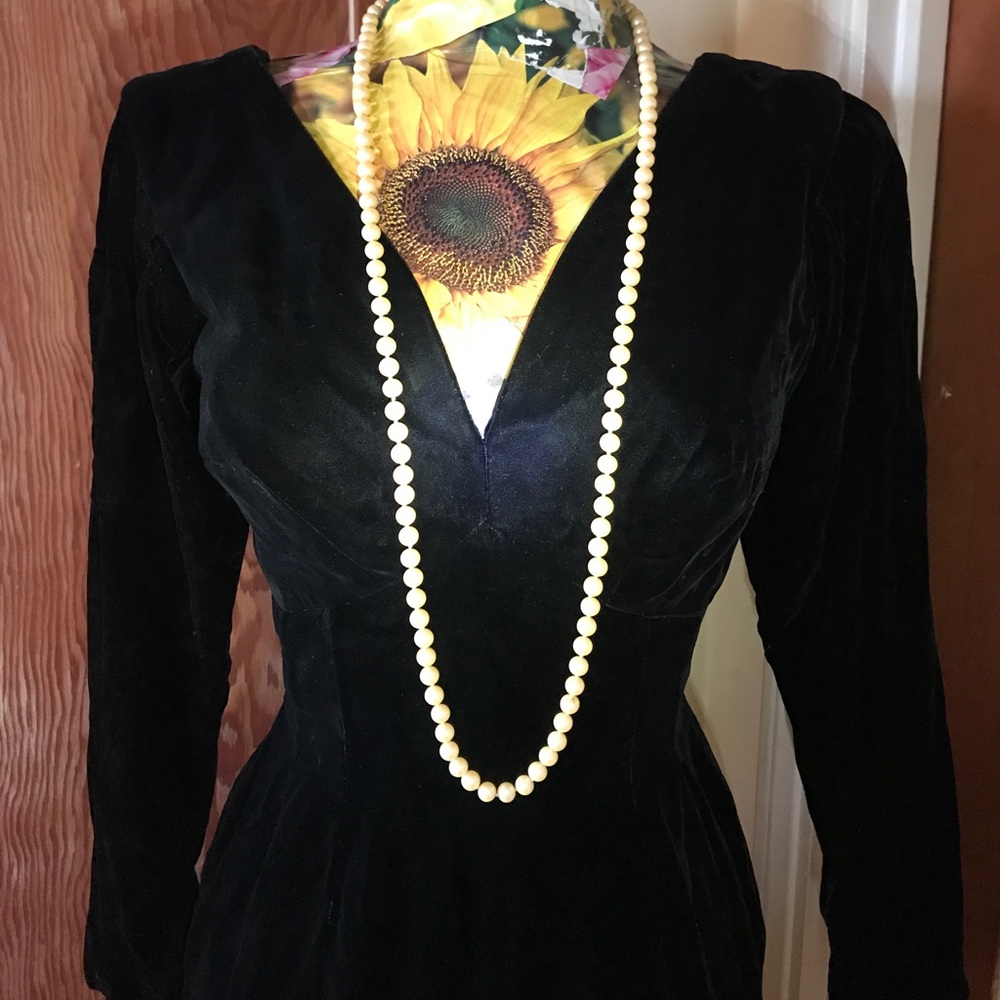 Swanky Vintage 50s Folmar NY Velvet Cocktail Dress - Picture 3 of 8