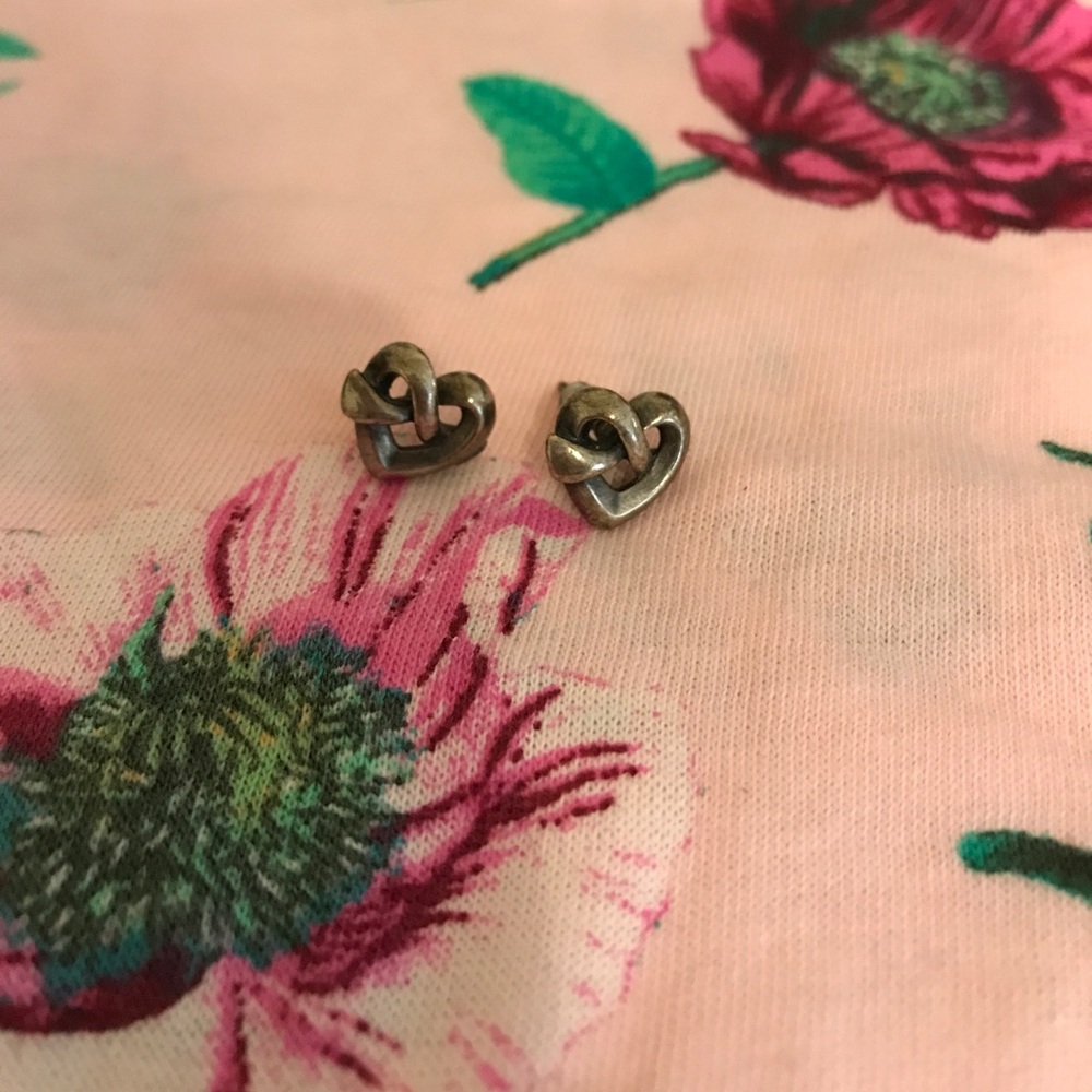 Knot heart earrings by James Avery ❤️