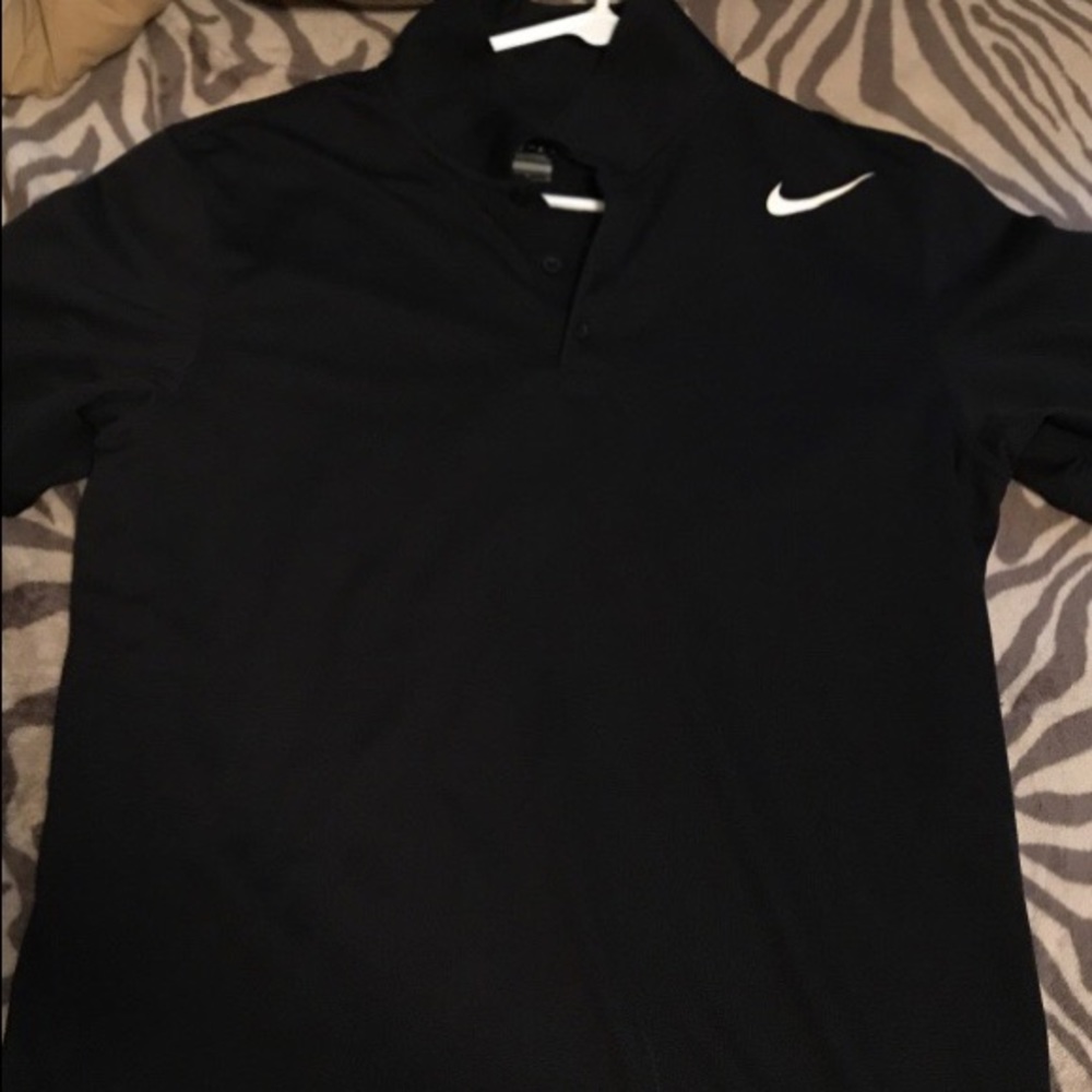 Men's dri-fit golf tee.