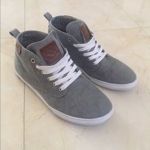 Vlado Grey Chukka Boot Sneaker
