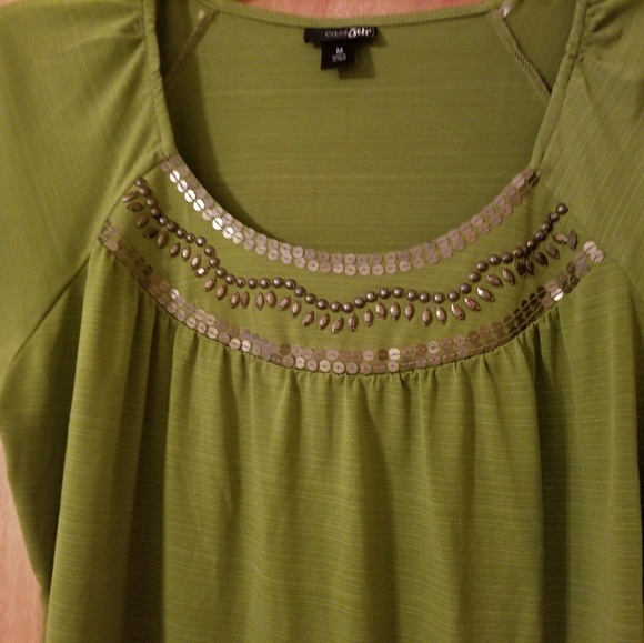 East 5th Green Beautiful Blouse, Medium - Picture 2 of 3