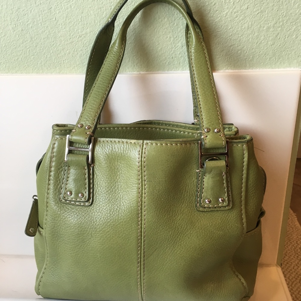 Like new! FOSSIL LEATHER PURSE