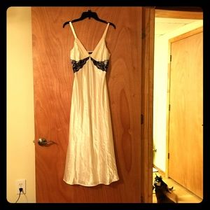 Ivy & Annabelle Nightgown, Medium