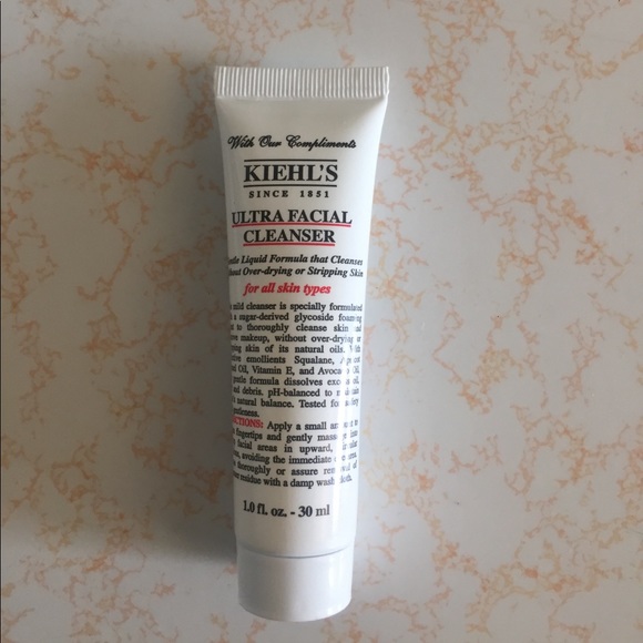 Kiehls and Mario badescu travel cleanser kit - Picture 2 of 5