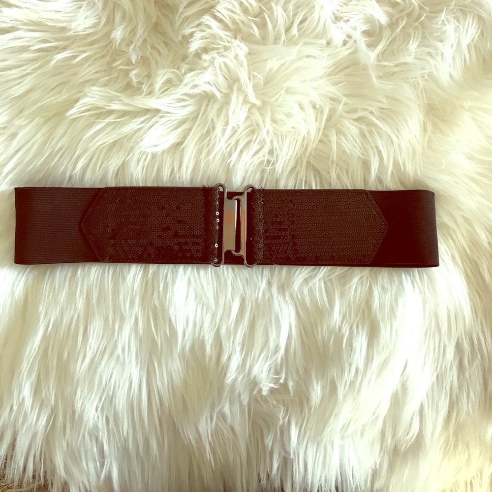 Stretchy black belt with sequins.