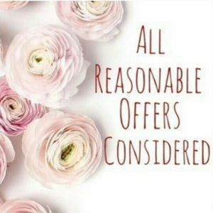 Reasonable offers considered! 🌸🌺