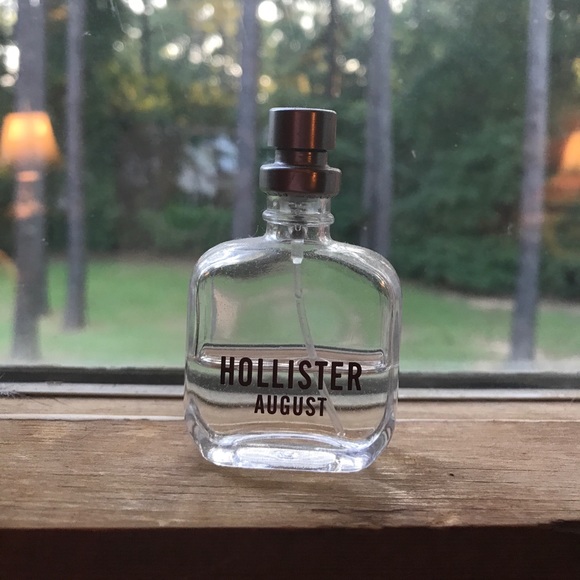 hollister august perfume