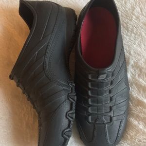 Sketchers Black Lace-Free Work Shoes
