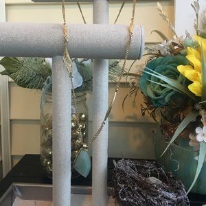 Cloe & Isabel long chain with blue stone pendant