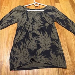 Patterned long sleeve shirt