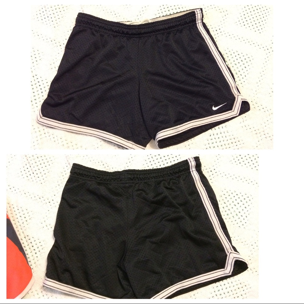Black Nike shorts
