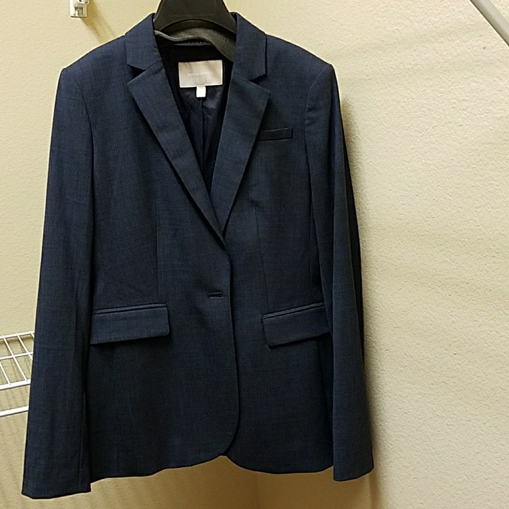Suit - Picture 6 of 6