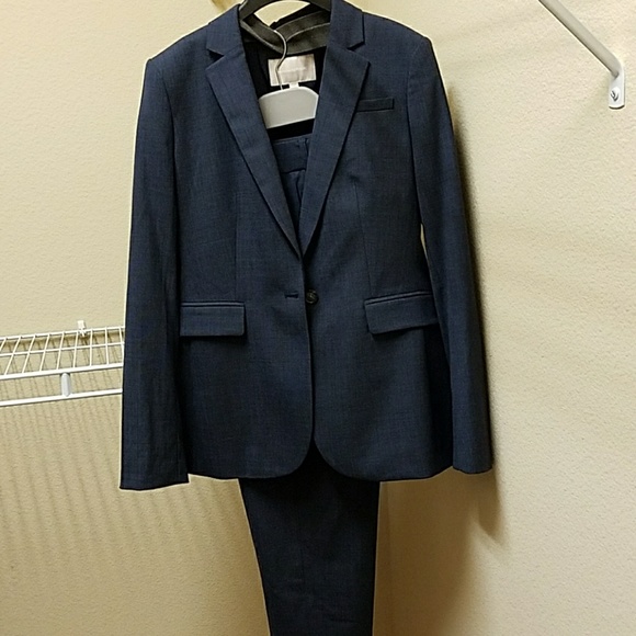 Suit - Picture 3 of 6