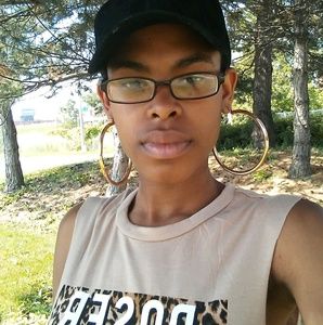 Meet your Posher, Ajah