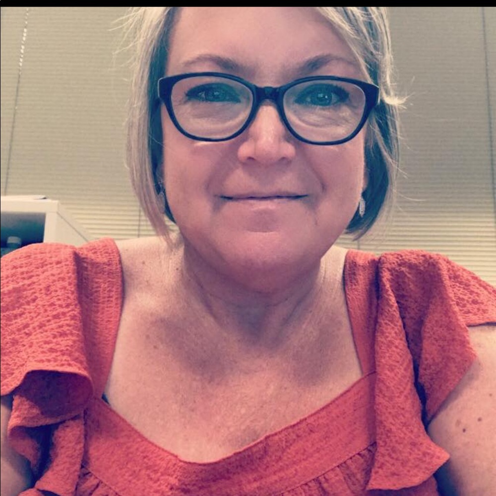 Meet your Posher, Lisa