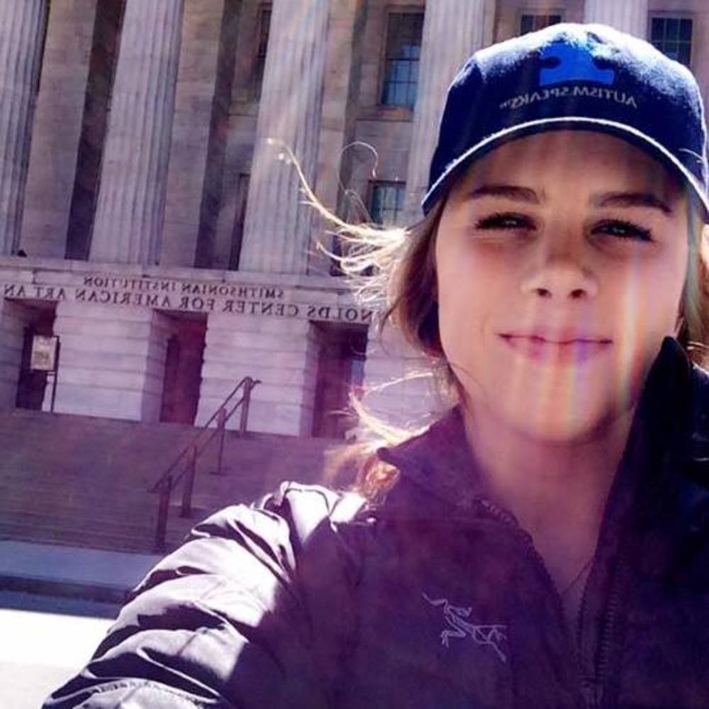 Meet your Posher, Elise