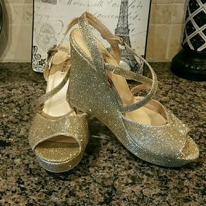 Gold Wedges