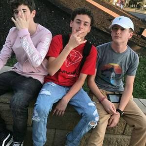 Meet your Posher, Logan