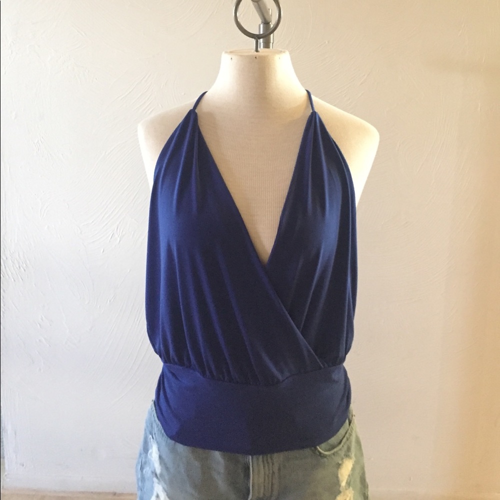 Deep V cross front tank