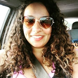 Meet your Posher, Caitie