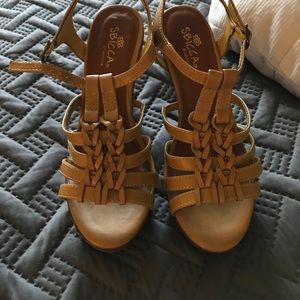 Wedge yellow strap heels