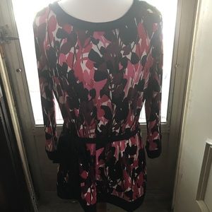 Like New Dana Buchman side tie top