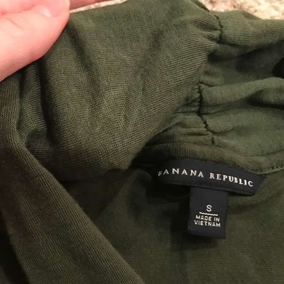 Banana Republic green top - Picture 2 of 2