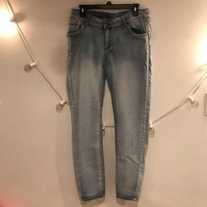 💕Light-wash Jeans💕