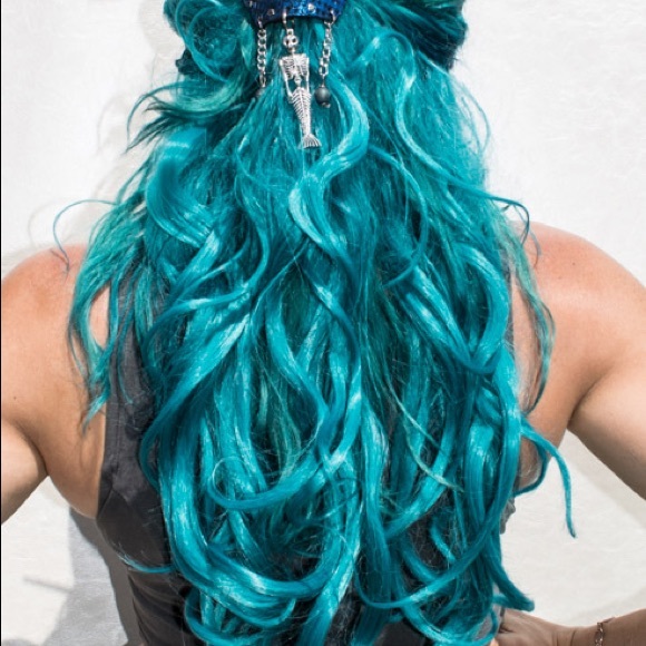 Mermaid skeleton leather hair clip - Picture 2 of 3