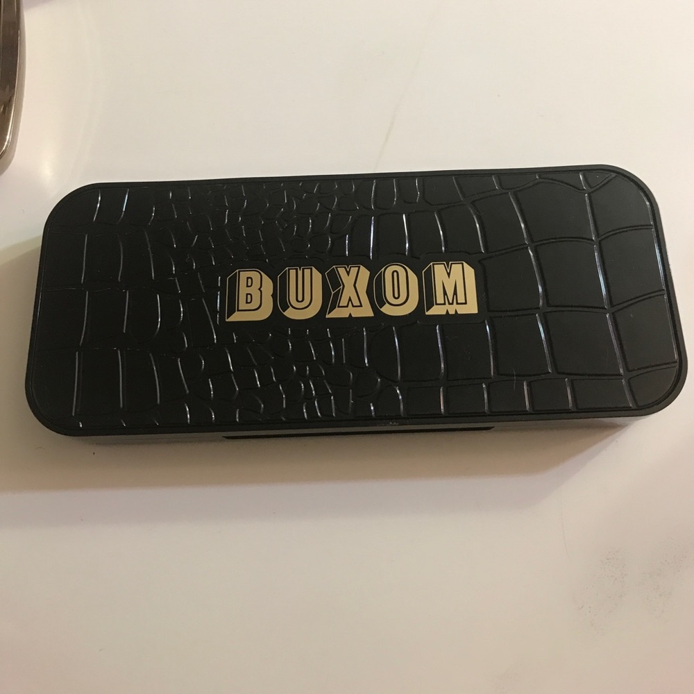 Buxom eye palette