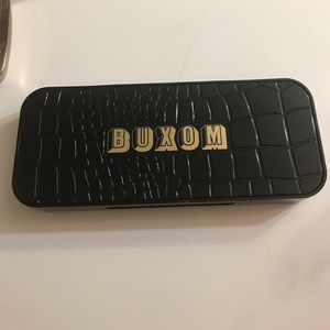 Buxom eye palette