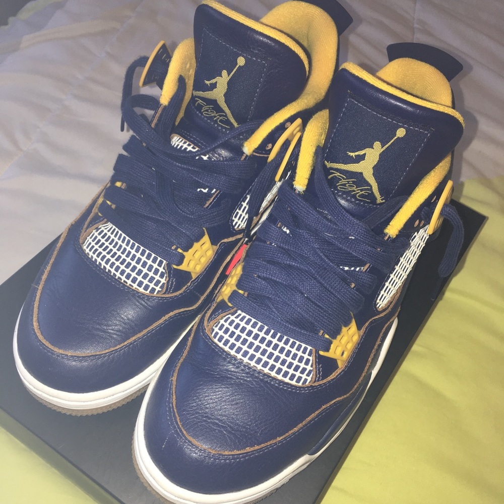 Air Jordan 4 "dunk from above"