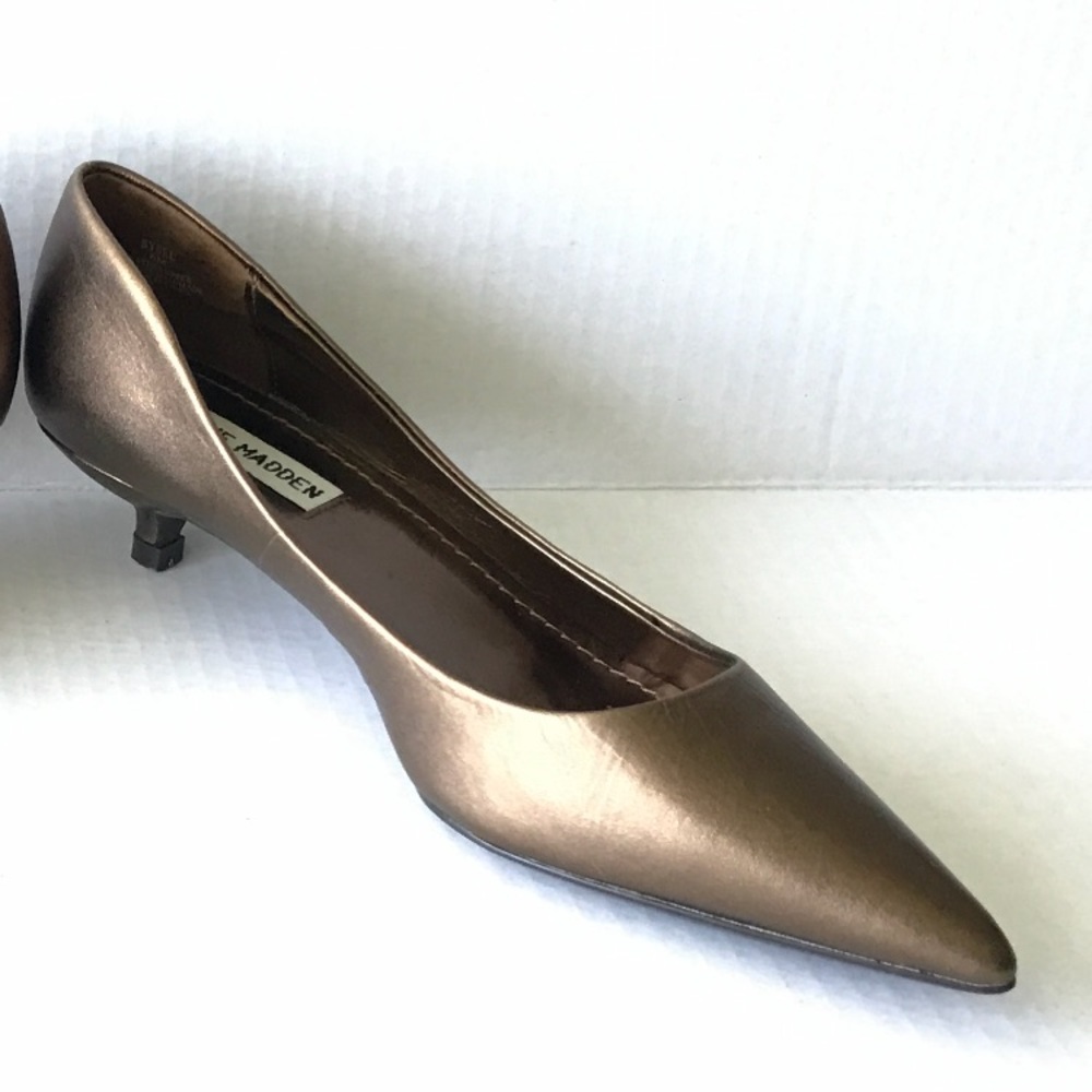 NEW! Steve Madden bronze low heels