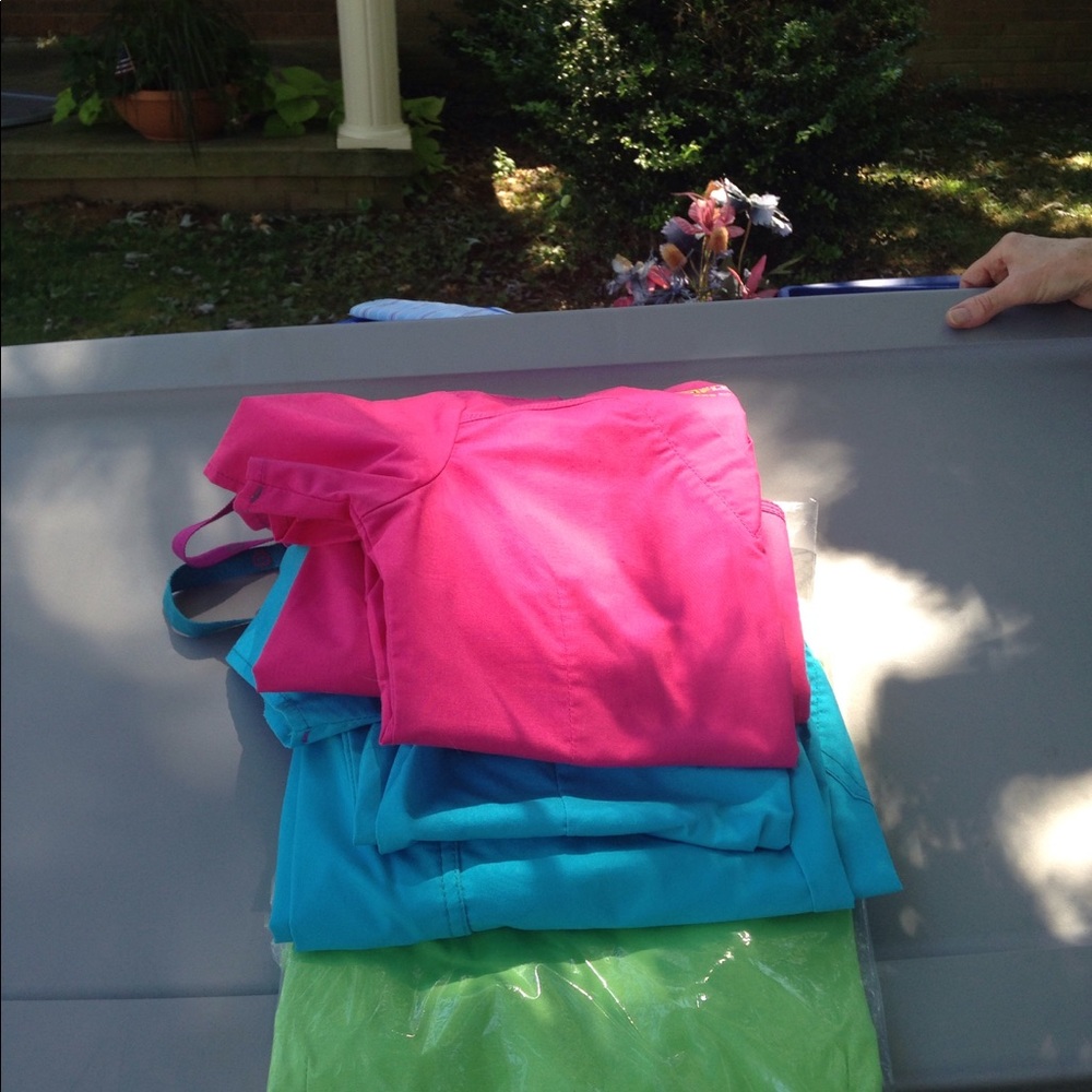Women's scrub sets
