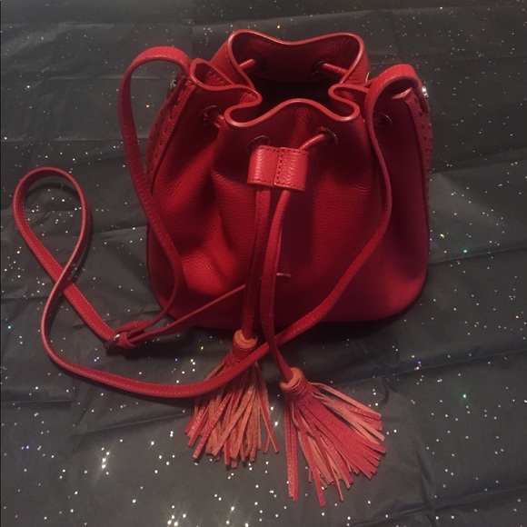 BCBGMaxAzria Handbags - BCBGMAXAZRIA adorable bucket bag