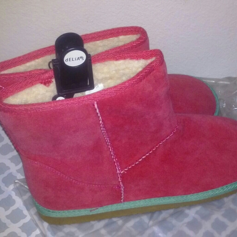 "Ugg" style boots
