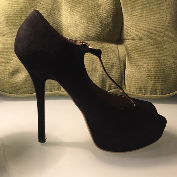 Black high heels - Picture 2 of 2