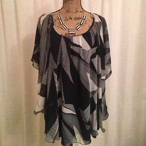 22/24W Navy & White Sheer Layered Capelet Top